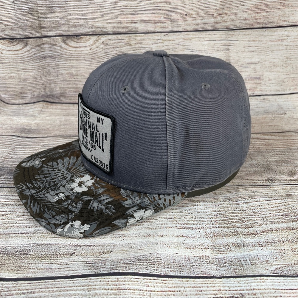 Vans - Gray Floral Brim - Snapback Cap